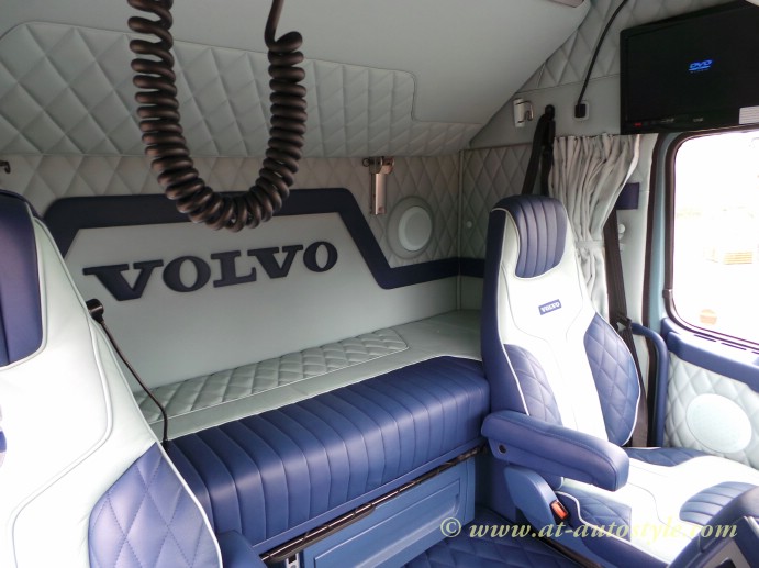 Volvo-FH12-interior_14.jpg